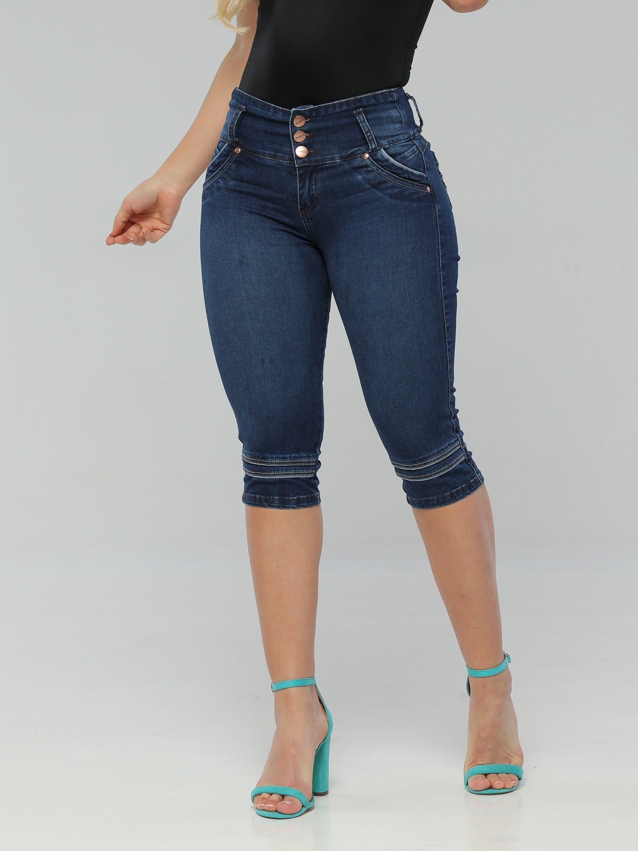 Fajas Colombianas Meli Belt Tobillero Faja Capri Hight Waist Levanta Cola  Butt Lifter Shorts Alto Compression Shorts Women Ref 5014 (XS) at   Women's Clothing store